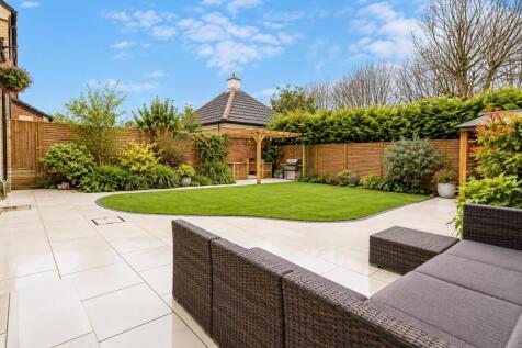 Rear Garden B.jpg