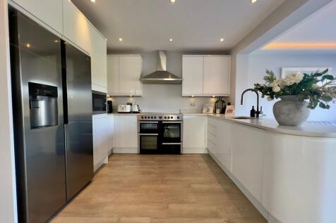 KITCHENMIDDLE