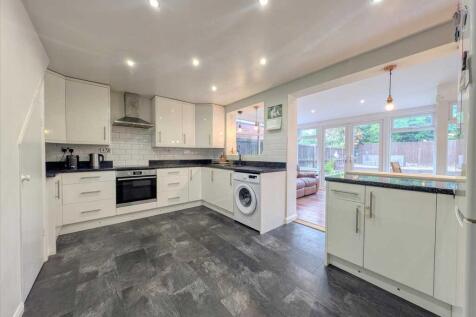 Kitchen /