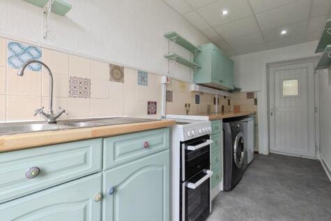 Benyon Street, Lees, Oldham, OL4 photo 4