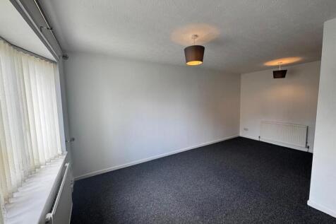 Royds Park Crescent, Wyke photo 3