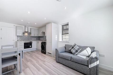 Open Plan Living Room / Kitchen