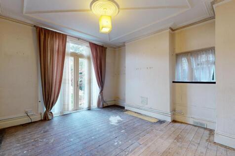 Flat A, 45 Parklands Road, Furzedown, London, SW16 6TB