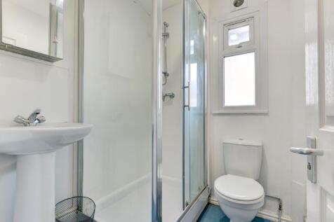 18 Egremont Place Shower Room