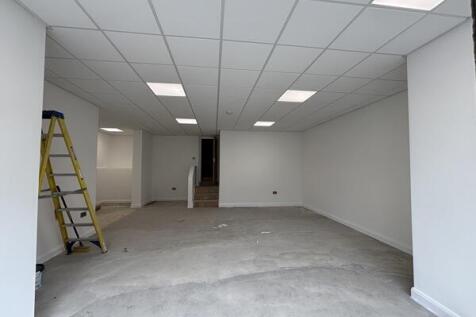 Retail Property (high street) to rent Image 3