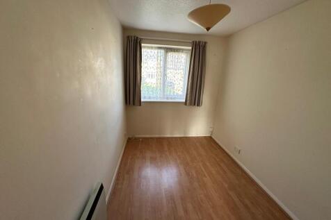 Salesbury Drive, Billericay photo 5