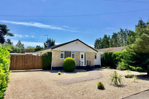 3 bedroom detached bungalow compton beeches