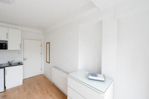 Park Crescent, HARROW photo 4