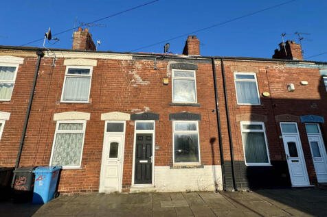 Two bedroom mid-terrace house - For sale by aucti