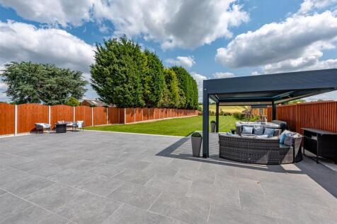 The Stables, Mile Flat-External (3).jpg