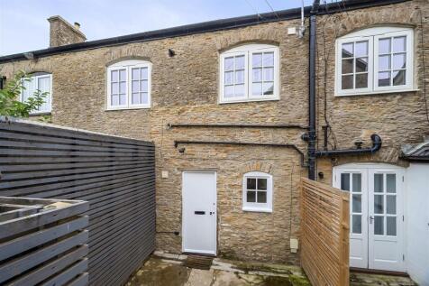 Outside Courtyard &amp; Entrance