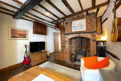 Living Room (2)