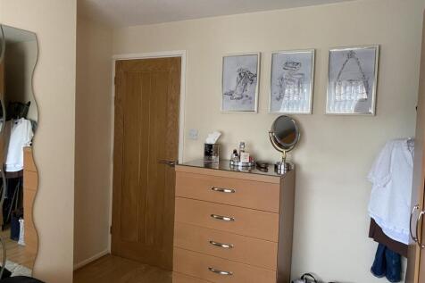 Bedroom no.2 front double: