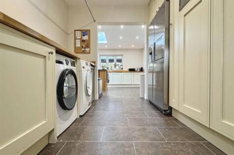 Utility Room (b).jpg