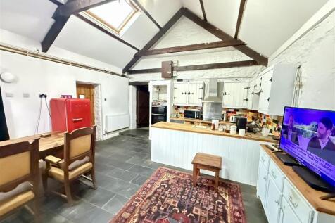 Kitchen/ Dining room