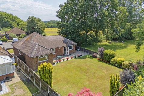 Brentwood, CM13 - property photo