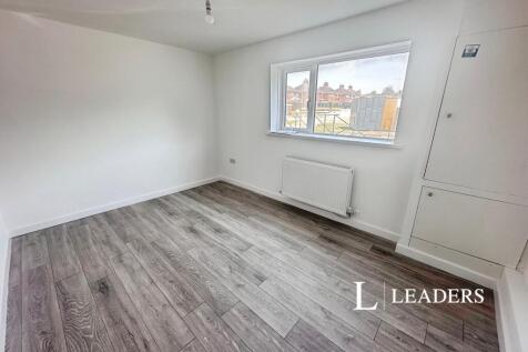 London Road, Chesterton, Newcastle, ST5 photo 4