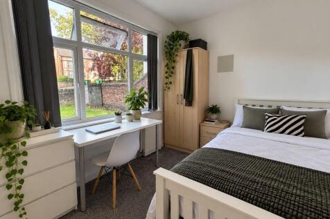 8-bed house on Derby Road, Nottingham, £4,853/mo