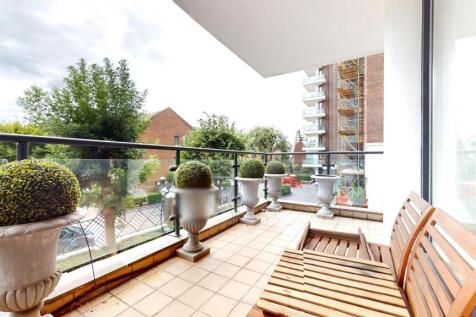 Property for sale in Battersea by Barrain London