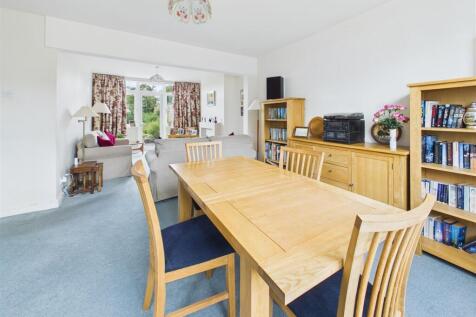 Lounge/ Dining Room