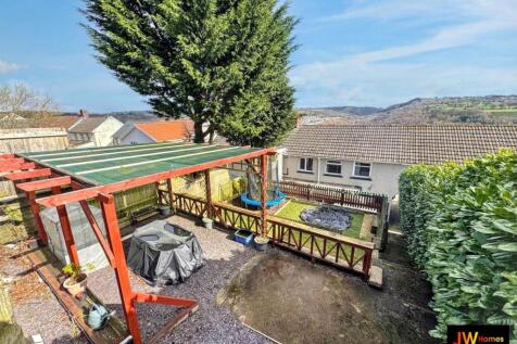 REAR GARDEN 1 (8)