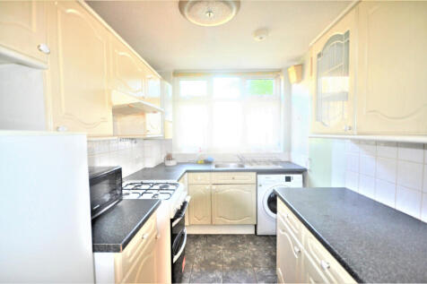 Two bed terraced house to rent Nigel Mews, Ilford