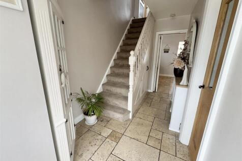 Hallway 1.JPG