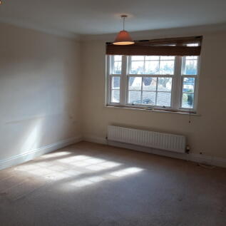 9, Barnwells Court, High Street, Hartley Wintney, Hook, Hampshire photo 4