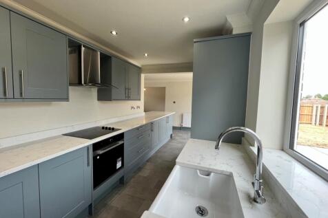 Stuart Close, BRANDON photo 3
