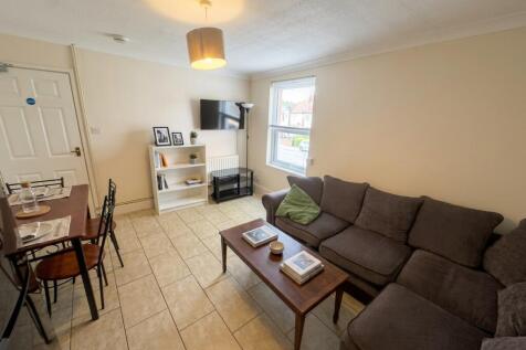 4 Earl Street, Leamington Spa photo 3