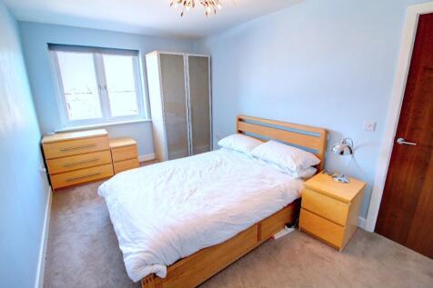 Worsdell Drive, Gateshead, Tyne And Wear, NE8 photo 4