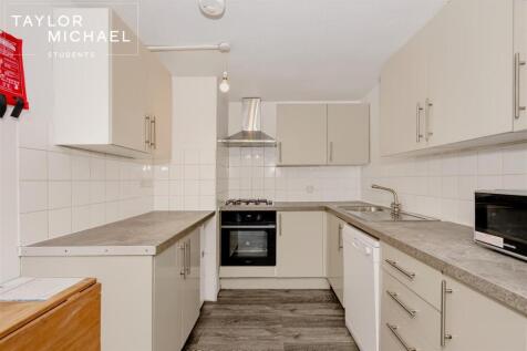 5 bed terraced house for rent in Ditchling Road, Brighton