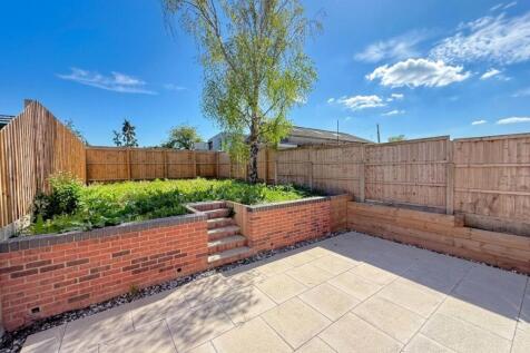 78 rear garden 1.jpg