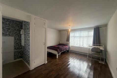 Studio Room