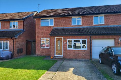 Newport Pagnell, MK16 - property photo