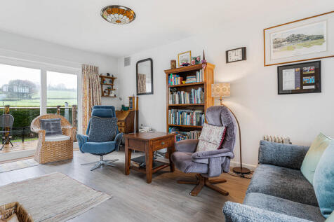 Living room (2)
