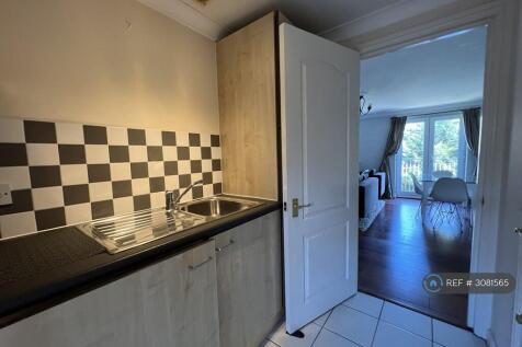 Schooner Close, London, E14 photo 5