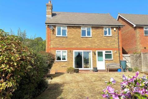 9 Beatrice Walk - Rear.jpg