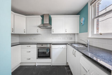 Usborne Mews, London, UK, SW8 photo 4