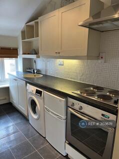 Marjorie Grove, London, SW11 photo 4