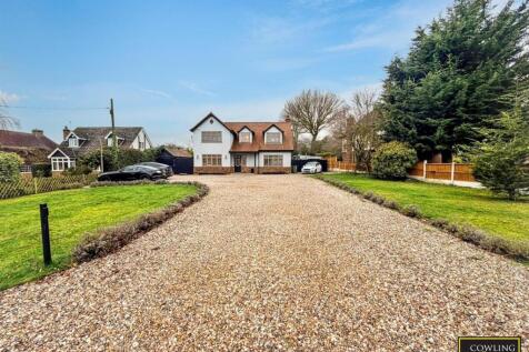 Front Driveway &amp; exterior