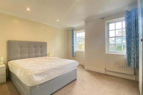 Ray Park Avenue, MAIDENHEAD photo 5