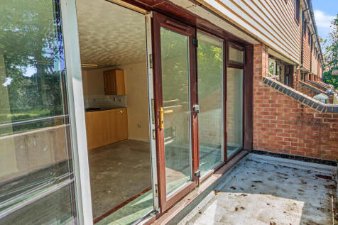 Flat 14, Atholl Court &amp; Garden, Kingsway Gardens, Andover, SP10 4BB