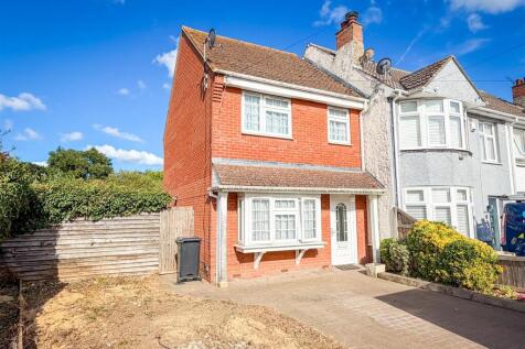 Clacton-on-sea, CO15 - property photo