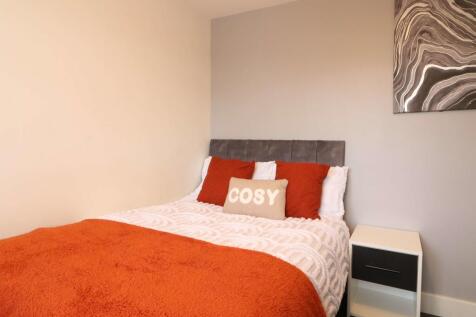 1 Croft Avenue Room 5 .JPG