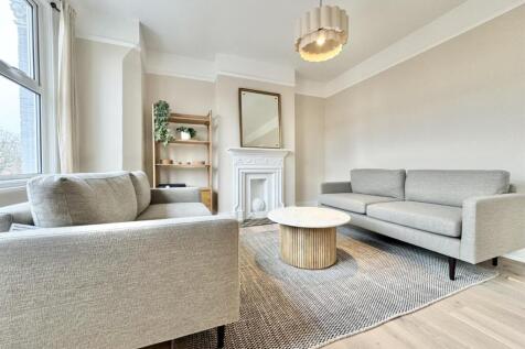 New 2 bedroom Flat to Rent  in N22