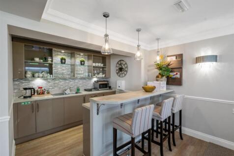 Apartment 16 Eleanor Lodge_18.jpg