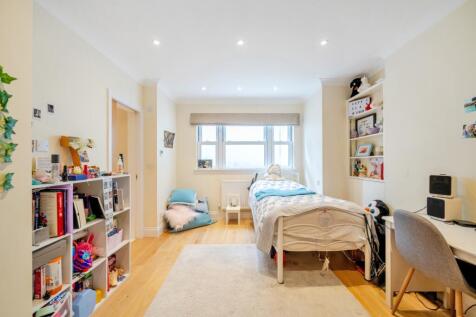 1347428-12-68b5e0...