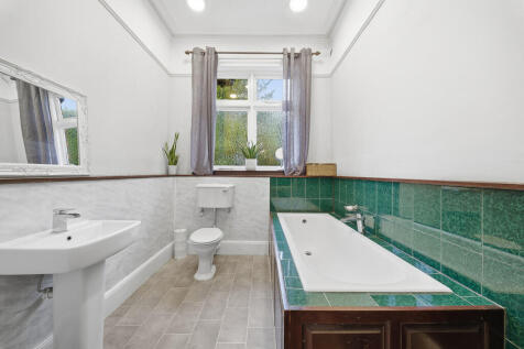 Apt 2 The Grange ...