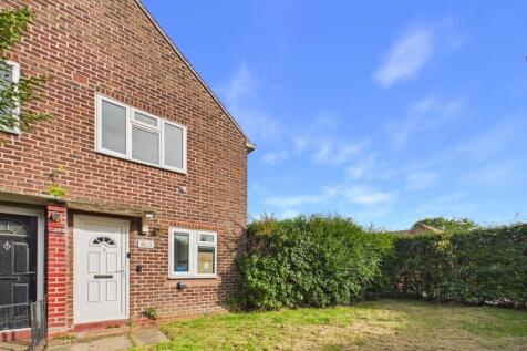 Norris Road - EweMove - Entrance and Private Garde